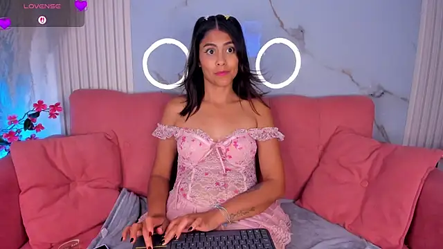 Chat +18 de LunaRossie_ ao vivo