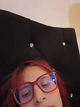 Chatroom XXX en direct de RedMeloddy