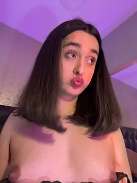 XXX chat uživo modela MiahWindsor