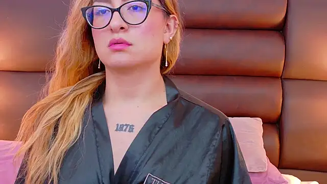 Czat XXX na żywo – LiahRose_