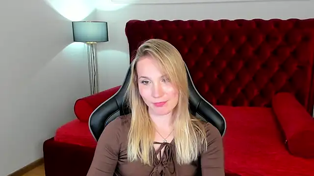 ElaraVoltage's Live XXX Chat