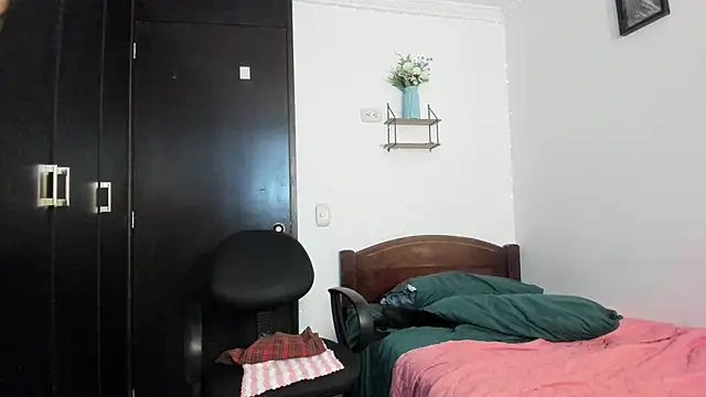 Živý XXX chat Lucy_Doll85