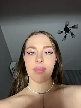 -SweetDi- Adlı Modelin Canlı XXX Sohbeti