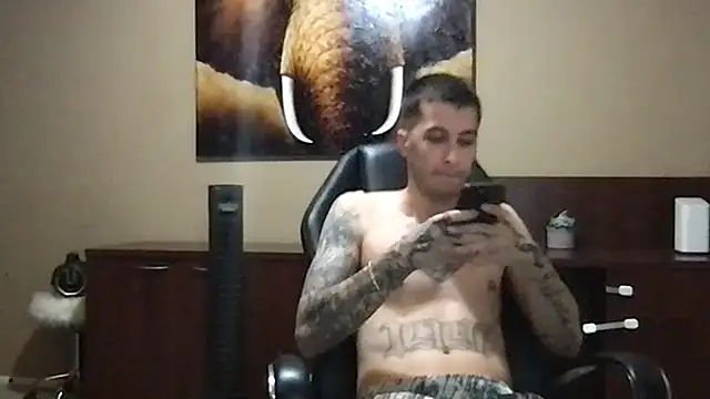 JuicyJoshy Chat XXX in diretta