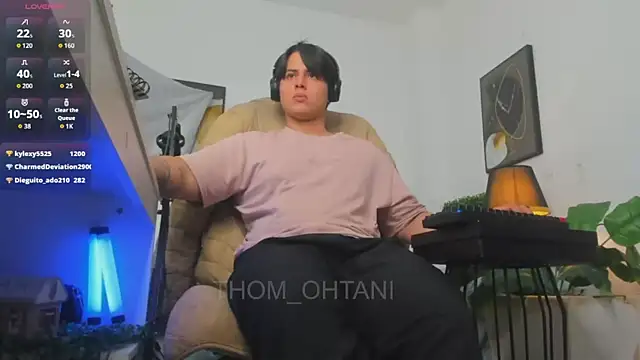 Thom_Ohtani Chat XXX in diretta
