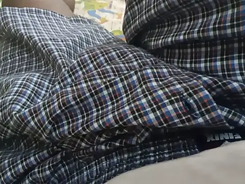 UncutlovingGuy 网络视讯表演