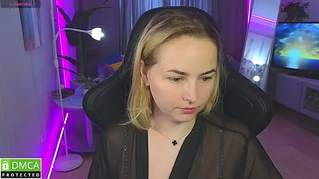 Mira_Mermayd élő XXX-chatje