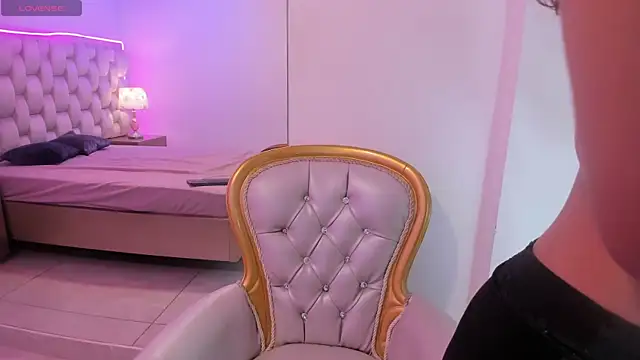 צ'אט XXX בשידור חי של SalomeBins