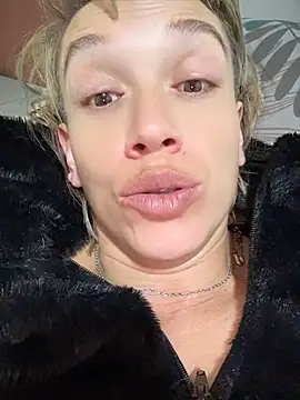 MARILYNKOVANOVA Chat XXX in diretta