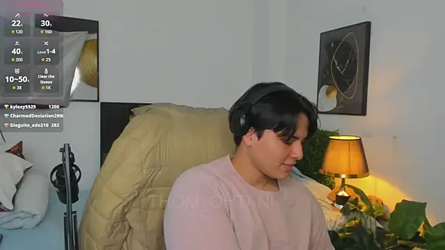 Živý XXX chat Thom_Ohtani
