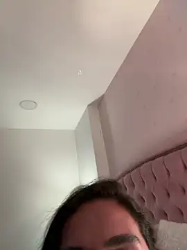 Bella__Wood Adlı Modelin Canlı XXX Sohbeti
