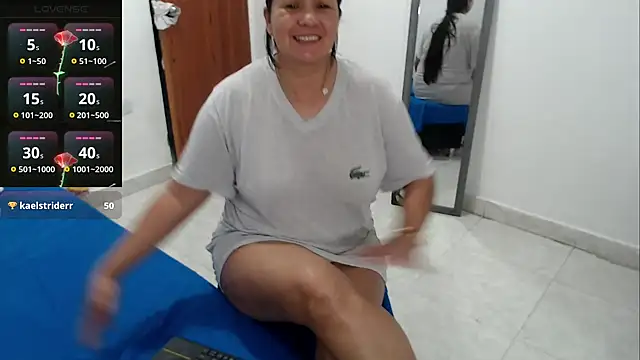 צ'אט XXX בשידור חי של LAURA_Foxht