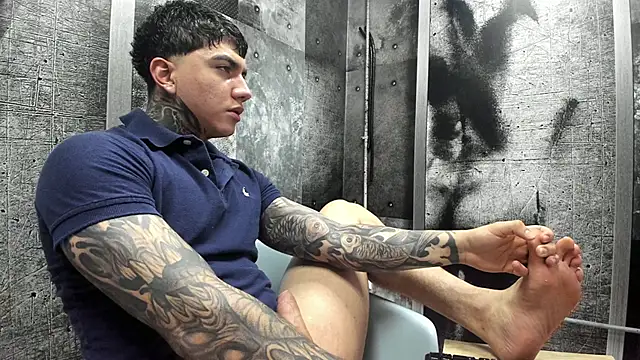Gury_tattoo Adlı Modelin Canlı XXX Sohbeti