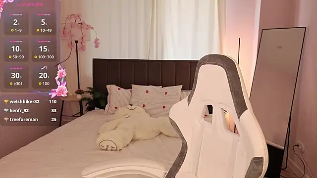 EvaHamilton 现场XXX聊天