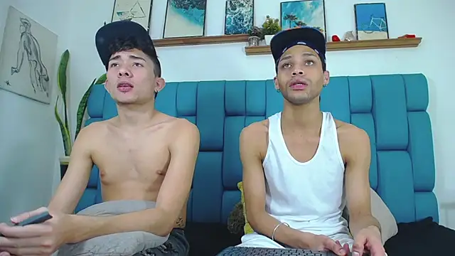 Chat XXX en directo de STRANGER_BOYS