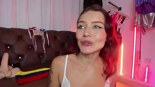 Cherry_Scarlet_ Chat XXX in diretta