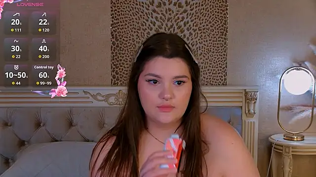 دردشة EmilyHyde الجنسية المباشرة