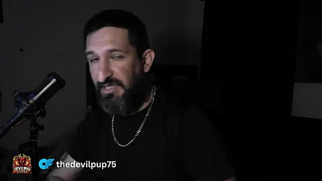 צ'אט XXX בשידור חי של DevilPup75_