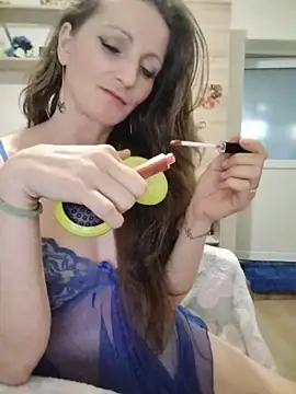 Chatroom XXX en direct de CrazyMaya39