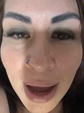 Natymendoza998 Adlı Modelin Canlı XXX Sohbeti