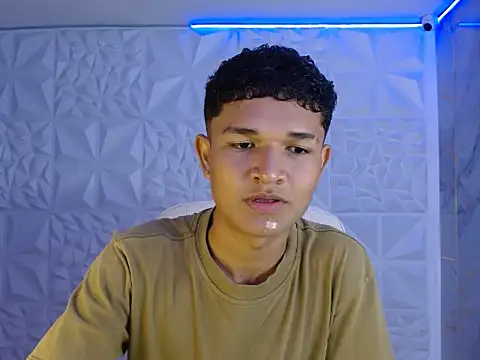 XXX chat uživo modela davexxx_