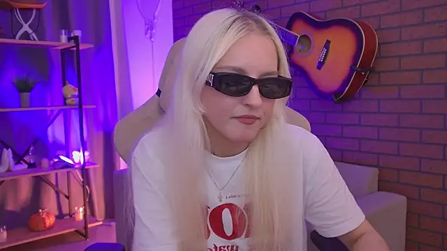 צ'אט XXX בשידור חי של ViolaMore