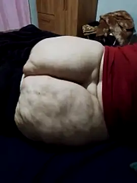 צ'אט XXX בשידור חי של MegaAssMature