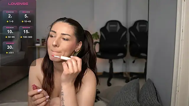 Playful_Issa Live XXX-Chat