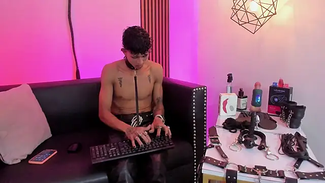 XXX chat uživo modela Maximoking26