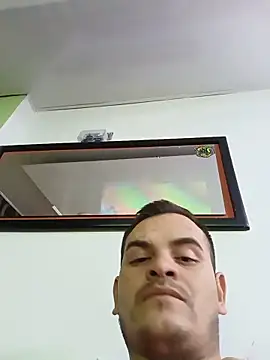 Edwin_Q Live XXX-chat