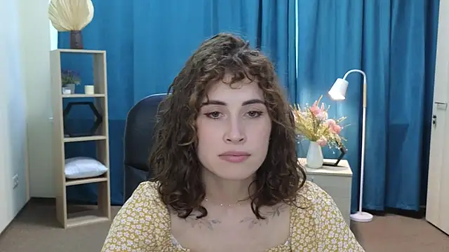 AudriaTagala live XXX chat