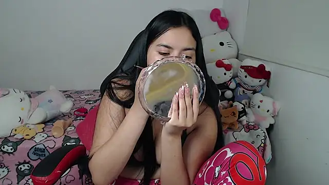 Chat +18 de kayla_k18 ao vivo