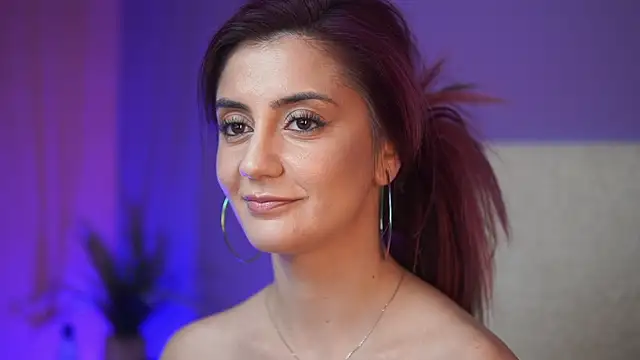 SabrinaHope Adlı Modelin Canlı XXX Sohbeti