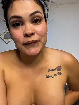 Chat XXX en directo de FOX_LATINA