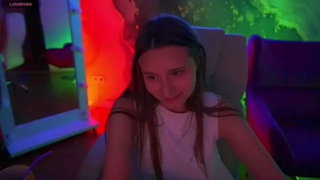 TinyNatalie's Live XXX Chat