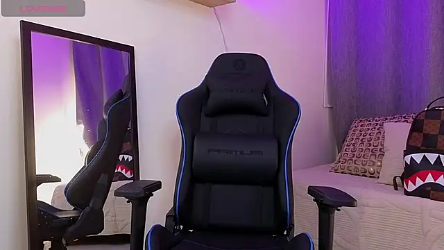 ASHTON_HILS élő XXX-chatje