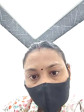 Vivicaa's Live XXX Chat