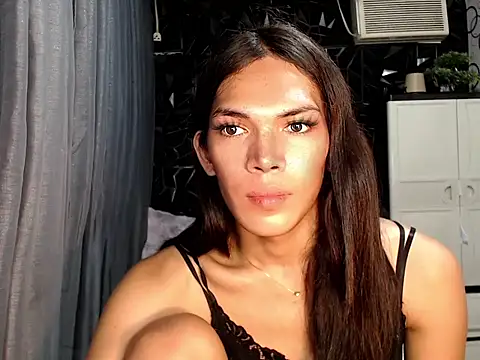 GORGEOUS_CARMEE Adlı Modelin Canlı XXX Sohbeti