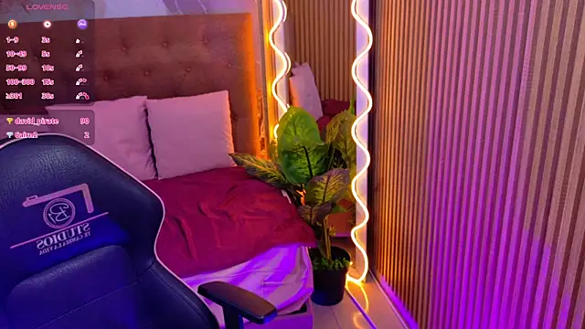SABRIINA_TAY élő XXX-chatje