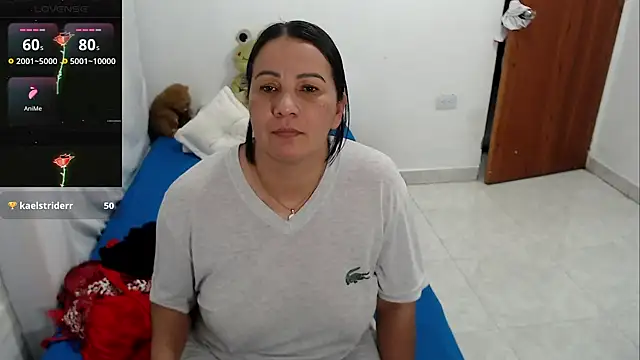 צ'אט XXX בשידור חי של LAURA_Foxht