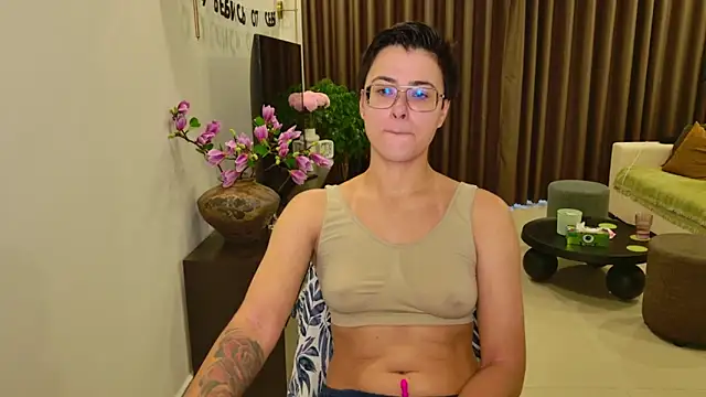 Chat +18 de SashaNotFound ao vivo