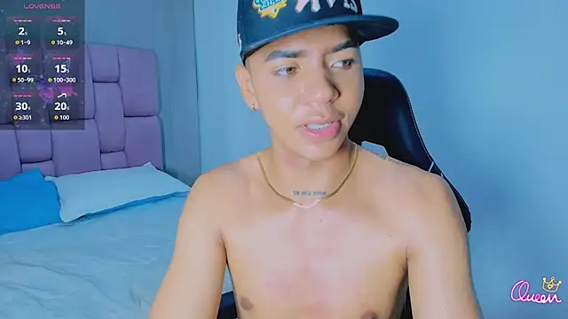 Nico_Hunter_ élő XXX-chatje