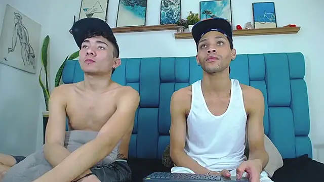 Chat +18 de STRANGER_BOYS ao vivo