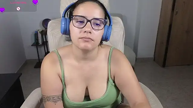 Chat +18 de blue__moon_ ao vivo
