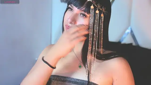 MeelFox's Live XXX Chat