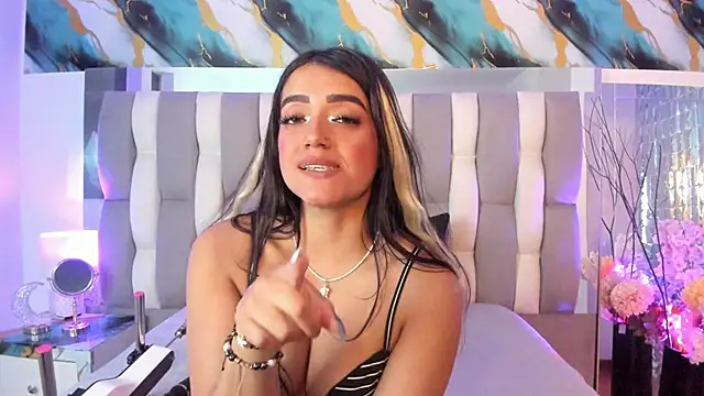 Chat +18 de IsaDiiaz ao vivo