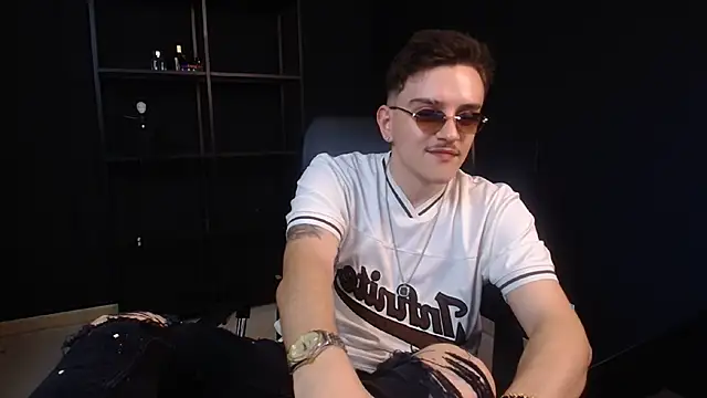 Онлайн чат XXX FelixStarkk