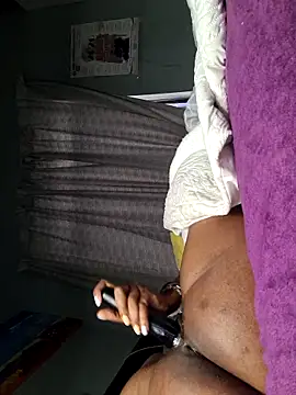 kim24242's Live XXX Chat