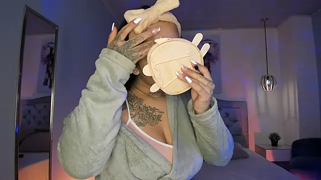 Chat +18 de ayshel__ ao vivo