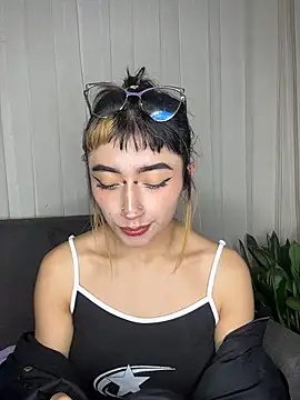 Chat +18 de baby_akuma ao vivo